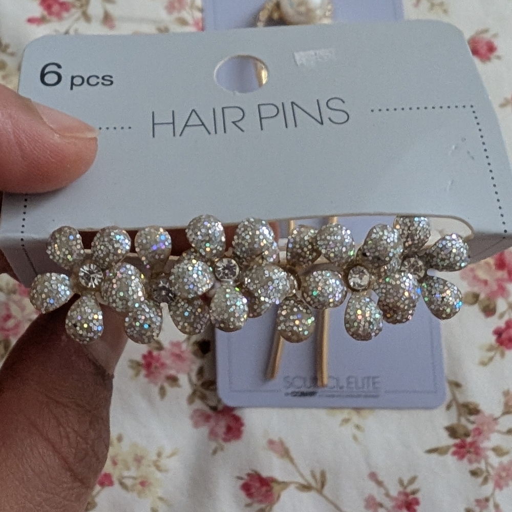 flower Topped Gold and Pearl Hair Pin Set